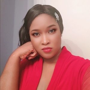 Meet your Posher, Emmanuelie